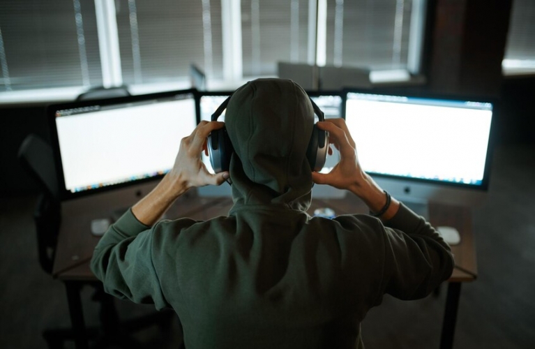 ثغرات خطيرة في البلوتوث تهدد خصوصية مستخدمي السماعات اللاسلكية