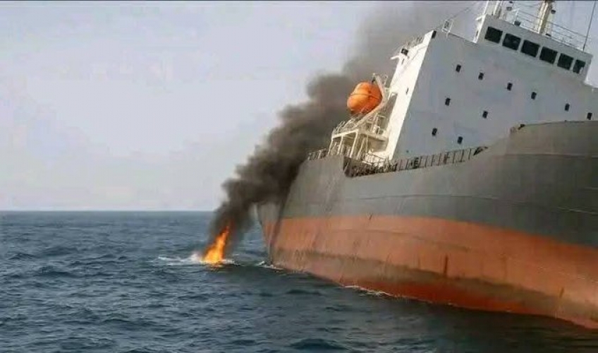 القوات اليمنية تستهدف الكيان الصهيوني  بـ11 صاروخاً ومسيّرة وتغرق السفينة 
