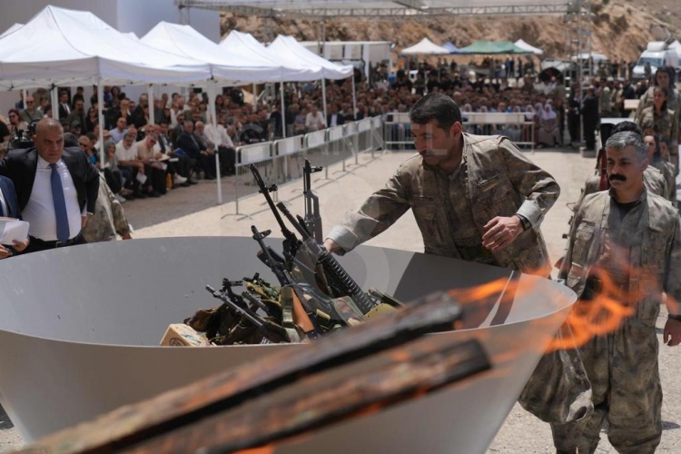 حزب العمال الكردستاني يبدأ تسليم سلاحه اليوم في كردستان العراق