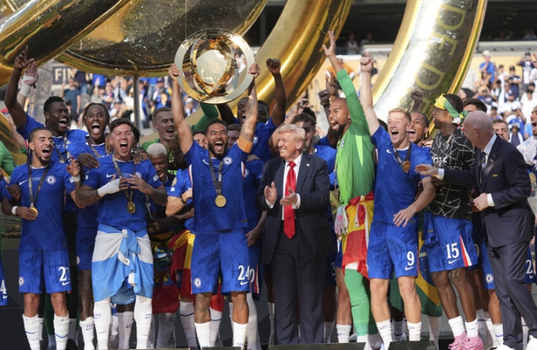 تشيلسي يهزم باريس سان جيرمان بثلاثية ويتوج بكأس العالم للأندية