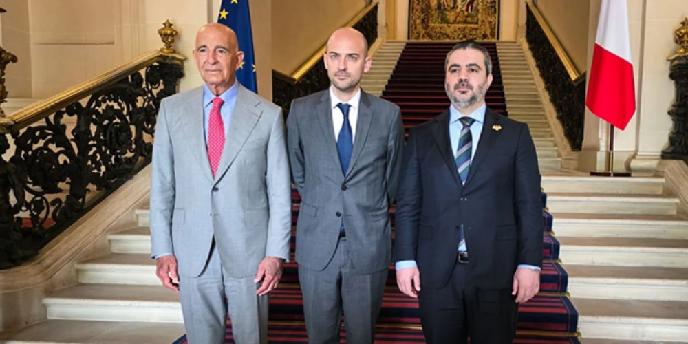 مصدر دبلوماسي يكشف عن تفاصيل لقاء باريس السوري الإسرائيلي