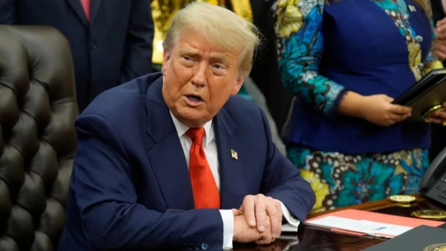 ترامب يفرض رسوماً جمركية بنسبة 25%على الهند بسبب صفقاتها التجارية مع روسيا