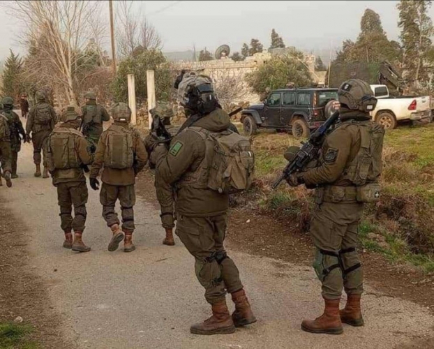 قوة إسرائيلية تتوغل بريف القنيطرة وتُقيم حاجزاً عسكرياً