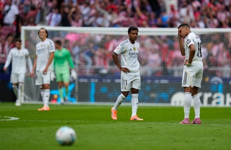 أتلتيكو مدريد يكتسح ريال مدريد بخماسية في الدوري الأسباني 