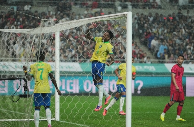 البرازيل تكتسح كوريا الجنوبية بخماسية نظيفة في عقر دارها