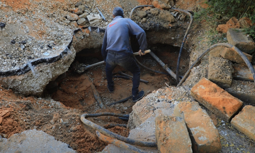 كهرباء مصياف تنجز أعمال صيانة وتأهيل لمركز تحويل رئيسي وخط توتر متوسط