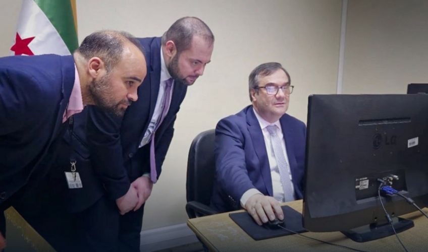 المصرف المركزي يستأنف مراسلاته عبر نظام سويفت بعد توقف لـ 14 عاماً جراء العقوبات 