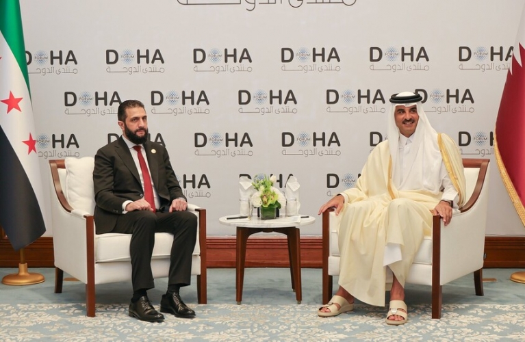لقاء خاص يجمع الرئيس السوري وأمير قطر في الدوحة