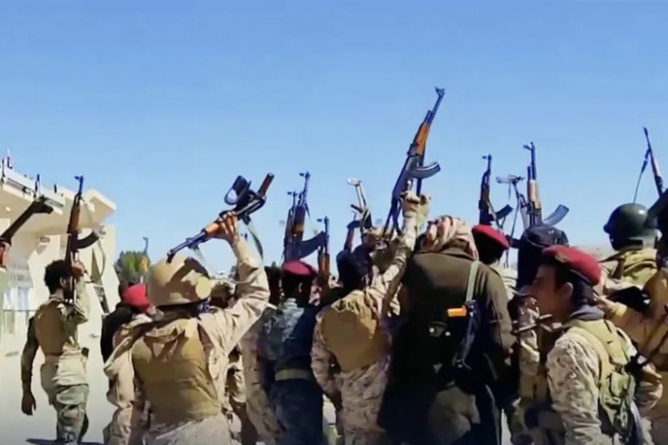 القوات الحكومية تسيطر على حضرموت والمهرة و