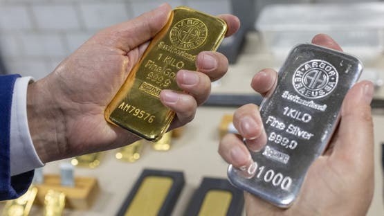الذهب يقترب من ذروته التاريخية والفضة تتجاوز 90 دولاراً لأول مرة