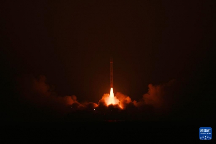 الصين تطلق أربعة أقمار صناعية مع مطلع عام 2026