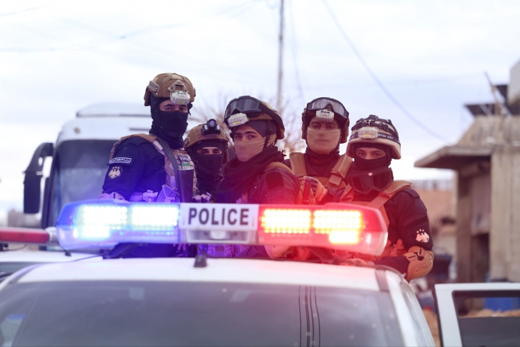 الداخلية السورية تعلن تفكيك خلية إرهابية مسؤولة عن اعتداءات في المزة ومطارها العسكري