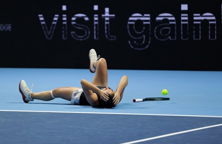 الإيطالية المغمورة كوتشياريتو تطيح بالنجمة الأمريكية غوف من بطولة الدوحة للتنس