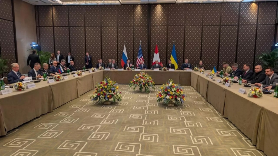 انطلاق المحادثات بين روسيا والولايات المتحدة وأوكرانيا في جنيف