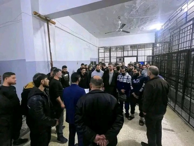 البدء بتنفيذ أول عفو رئاسي للشرع منذ توليه السلطة