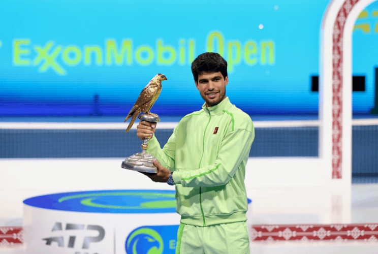  ألكاراز يتغلب على فيس يحرز بطولة قطر إكسون موبيل المفتوحة للتنس