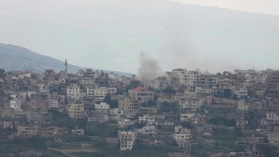 سلسلة غارات إسرائيلية عنيفة تستهدف النبطية وبنت جبيل وصور والبقاع في لبنان