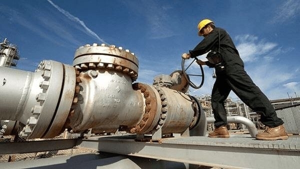 ارتفاع أسعار النفط بعد كلمة ترامب وتراجع للذهب والفضة 