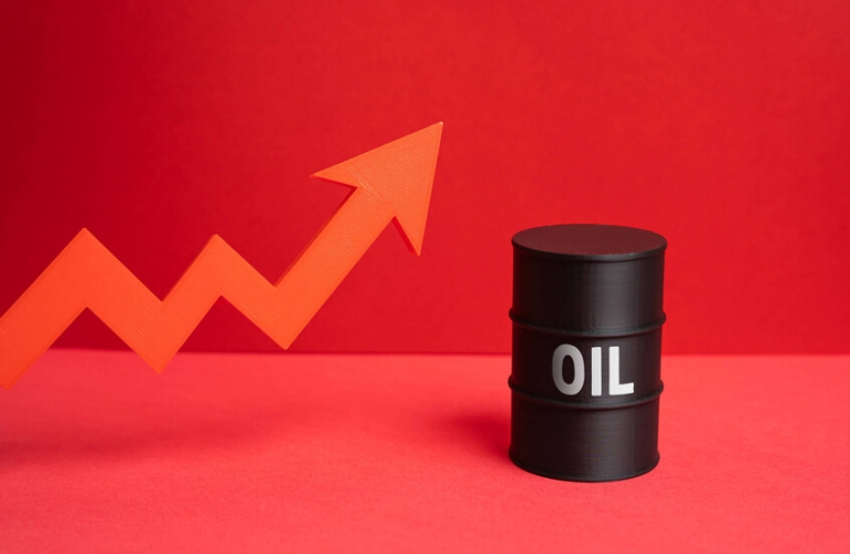 أسعار النفط تواصل صعودها مدفوعة بأزمة هرمز