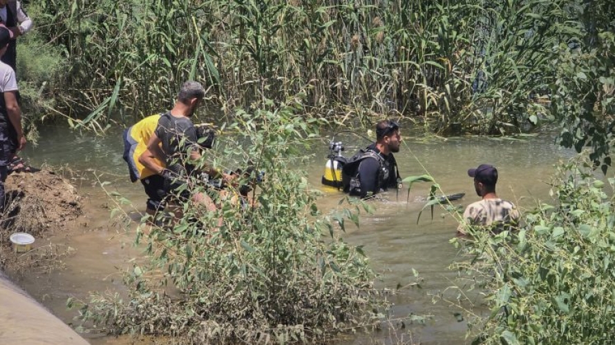 وفاة طفلة وإنقاذ شقيقها وفقدان شقيقتهما إثر غرقهم في نهر الفرات بدير الزور