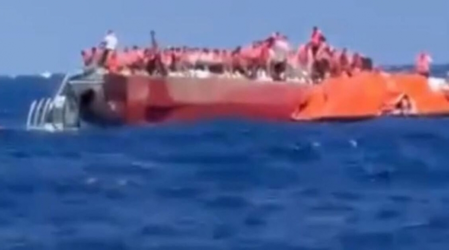 غرق عبارة ركاب كان على متنها 267 شخصا قبالة سواحل كيرينيا شمالي قبرص