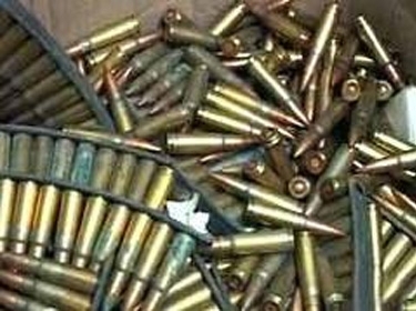 تايم: السلاح يتدفق الى سورية وتجارته تنتعش في لبنان والعراق