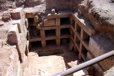 اكتشاف مدافن أثرية في عمريت ورام ترزة بطرطوس