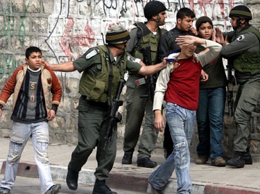 محامي يتهم جنود الاحتلال بمحاولة اغتصاب طفل فلسطيني