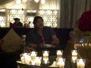 مارادونا يشرب 