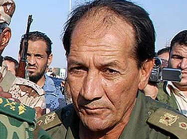 وزير الداخلية الليبي يصل مع عائلته إلى مصر