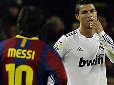 ميسي يتفوق مجدداً على رونالدو ويتوج كأفضل لاعب في أوروبا 