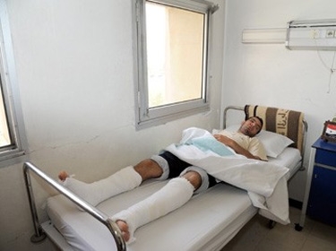 وفد من الجالية السورية في الكويت يزور جرحى الجيش