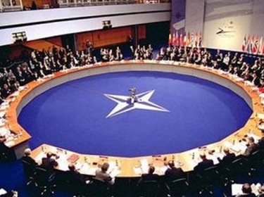 مندوب روسيا بالناتو: الحلف بدأ حملة الصليبية لكسب النفط في الشرق الاوسط