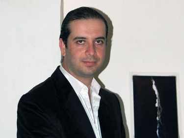 الفنان كالوسية يميط اللثام عن وجوهه الصارخة في صالة نينار  