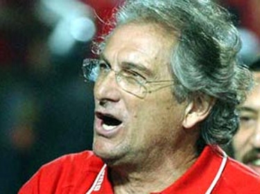 جوزيه يستبعد غالي والسيد من قائمة الأهلي المصري لمباراة الوداد المغربي