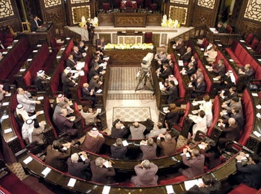 ابرزها ان يكون ملما بالقراءة والكتابة..شروط الترشح الى مجلس الشعب