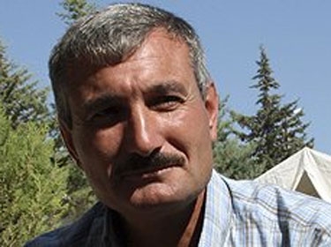 رياض الأسعد فر إلى بلغاريا.. وسيدا يتهمه بالخيانة ويقول: غليون تاجر بالدم السوري..! 