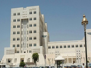 الخارجية: المجموعات الإرهابية المدعومة من قطر والسعودية وتركيا ترتكب جرائم فظيعة بحق المدنيين الأبرياء