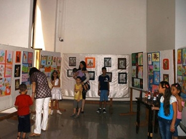 100 لوحة تتحدث عن الوطن والطفولة في معرض مركز فن بطرطوس