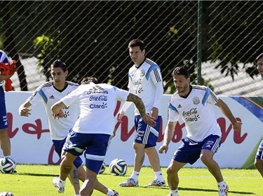 الأرجنتين تواجه البوسنة بهجوم كاسح ودفاع متوسط