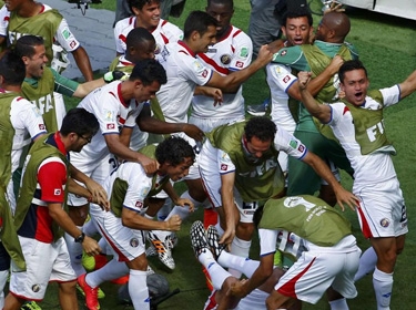 ردود فعل الصحافة الإيطالية بعد صدمة كوستاريكا