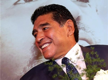 مارادونا : الجزائر أحكمت قبضتها على الألمان