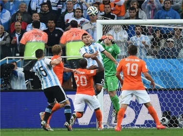 الأرجنتين تطيح بهولندا بركلات 