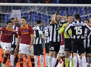 خمسة أسئلة تجيب عليها قمة يوفنتوس وروما