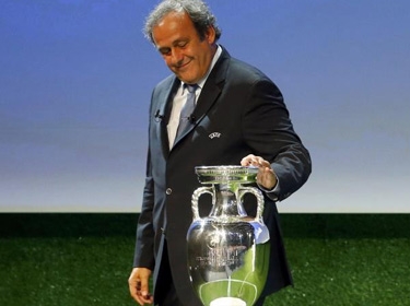 بلاتيني : موعد مونديال قطر سيحدد توقيت نهائي دوري الأبطال 