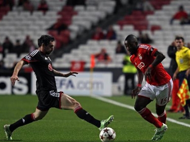 ليفركوزن يفشل في اقتناص الصدارة بتعادله مع بنفيكا 