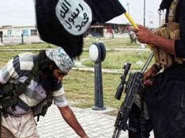 بتهمة السحر.. إرهابيو داعش يعدمون امرأتين بقطع رؤوسهن في سورية