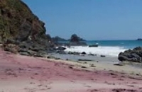 بالصور.. من الأحمر للأسود..أجمل الشواطئ الملونة حول العالم