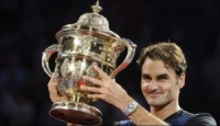 فيدرير يتوّج ببطولة بازل للمرة الثامنة