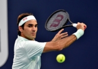 فيدرر يسحق شابوفالوف ويبلغ نهائي ميامي أمام إيسنر